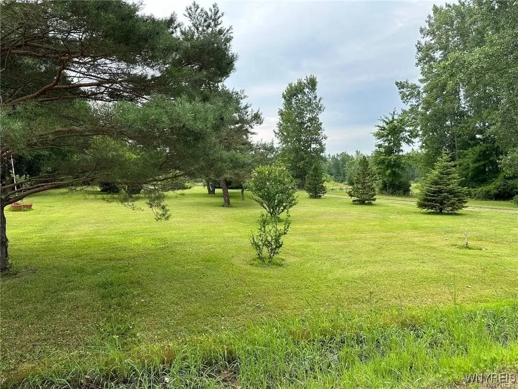 5674 Chestnut Road, Newfane, NY 14108 - Image #1