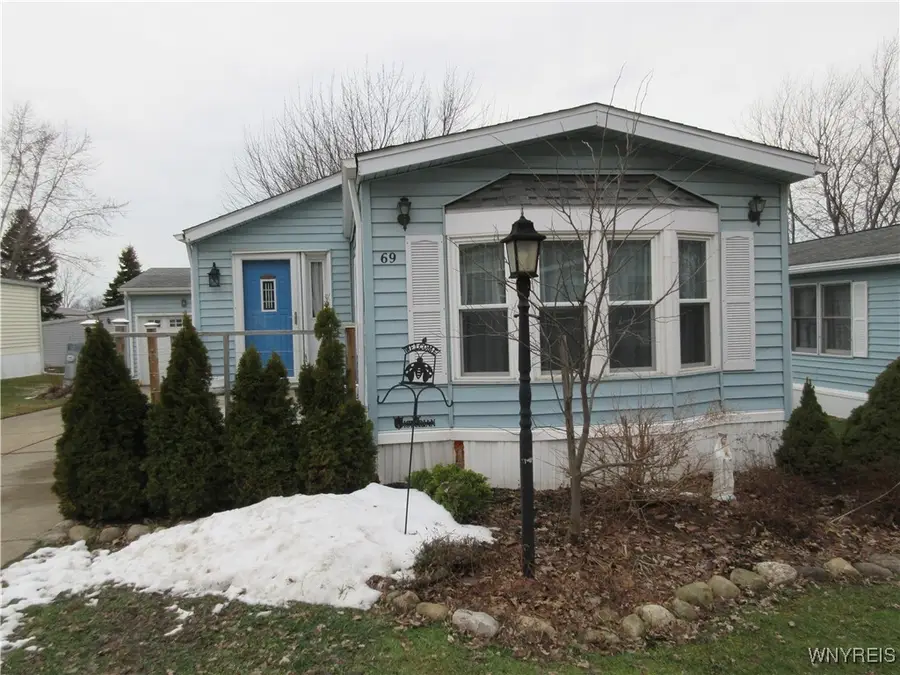69 S Eaglecrest Drive, Hamburg, NY 14075 - Image #2