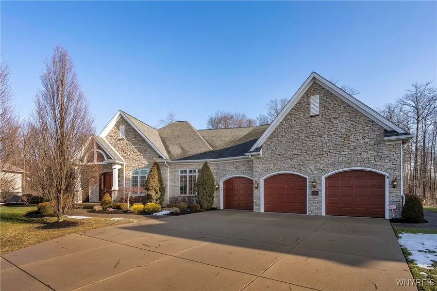 9823 Willowleaf Court, Clarence Center, NY 14032 - Image #2