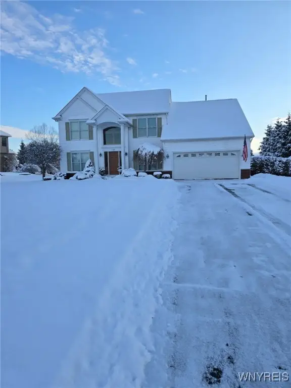 7165 Creekbend Drive, North Tonawanda, NY 14120 - Image #1