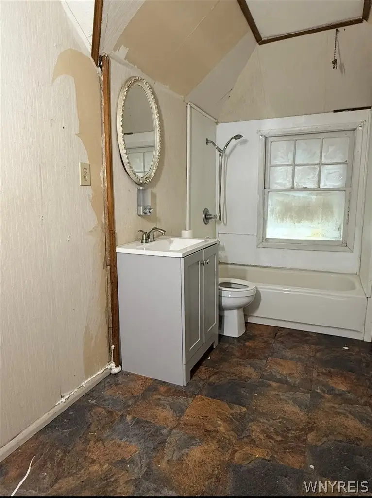 184 Rodney Avenue, Buffalo, NY 14214 - #3