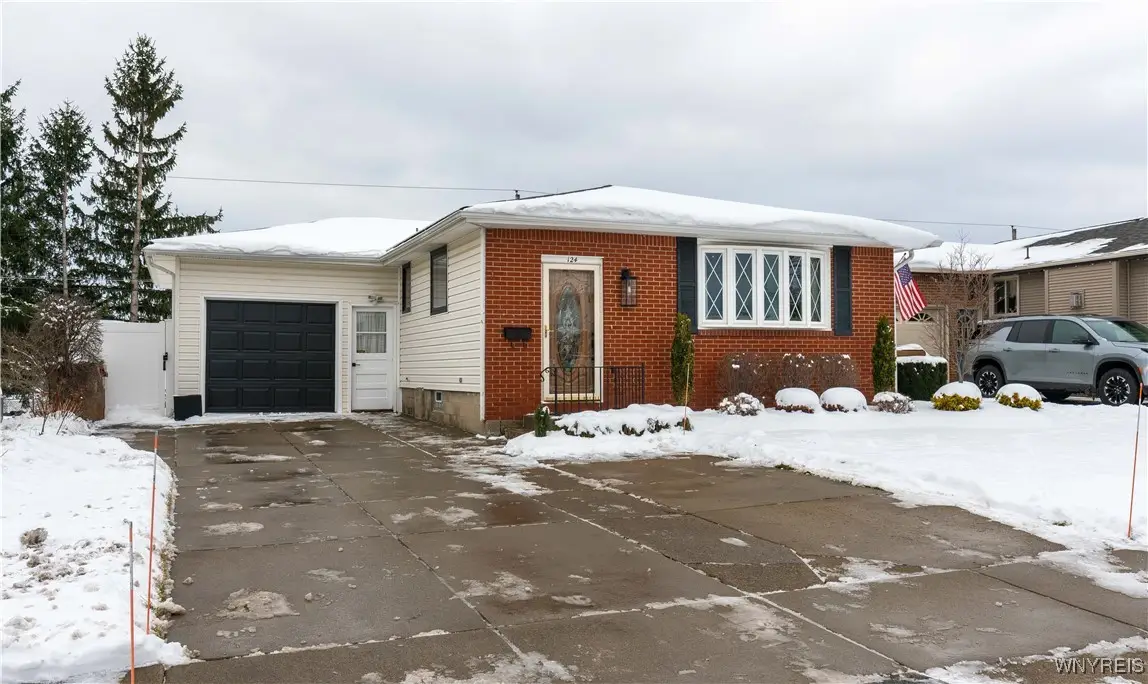 124 Dartwood Drive, Buffalo, NY 14227 - Image #1