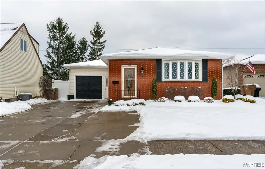 124 Dartwood Drive, Buffalo, NY 14227 - Image #2