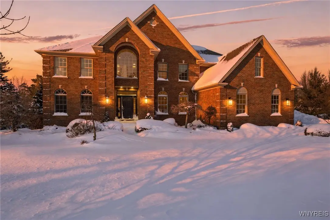 18 Woodthrush Trail, Orchard Park, NY 14127 - Image #1