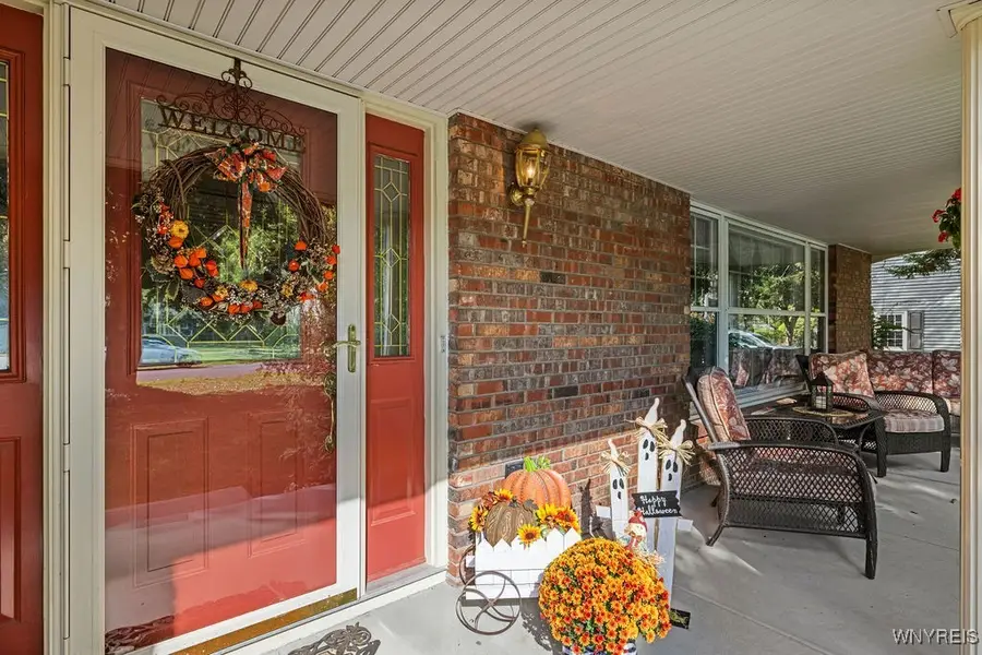 611 Sandlewood Drive, Lewiston, NY 14092 - Image #2