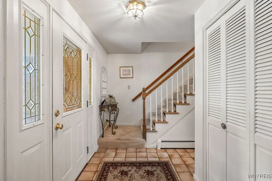 611 Sandlewood Drive, Lewiston, NY 14092 - Image #3