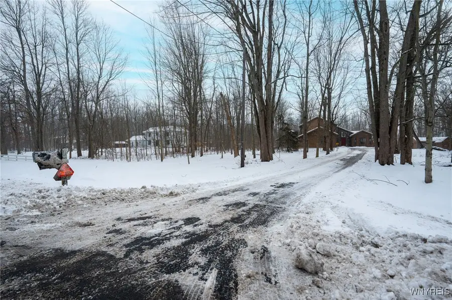 10545 County Road, Clarence, NY 14031 - Image #2