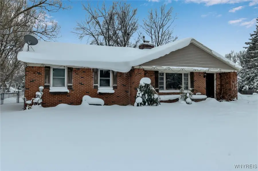 6903 Jewett Holmwood Road, Orchard Park, NY 14127 - Image #2