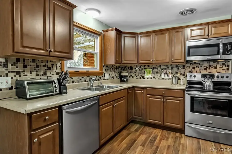 6903 Jewett Holmwood Road, Orchard Park, NY 14127 - Image #3