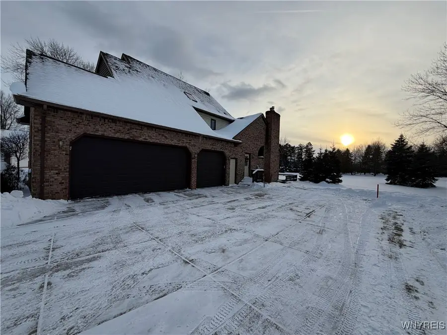 8261 Walnut Creek Lane, East Amherst, NY 14051 - #2