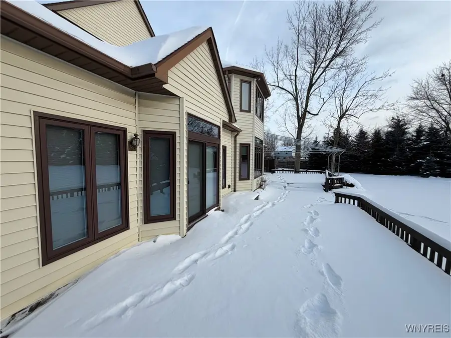 8261 Walnut Creek Lane, East Amherst, NY 14051 - #3