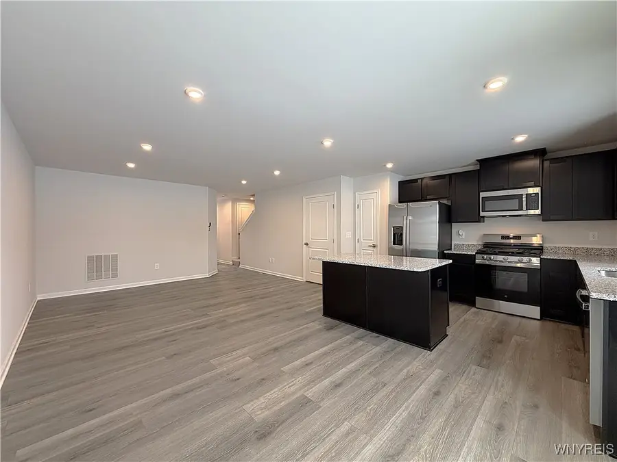 6233 Thornden Park Drive, Lockport, NY 14094 - Image #2