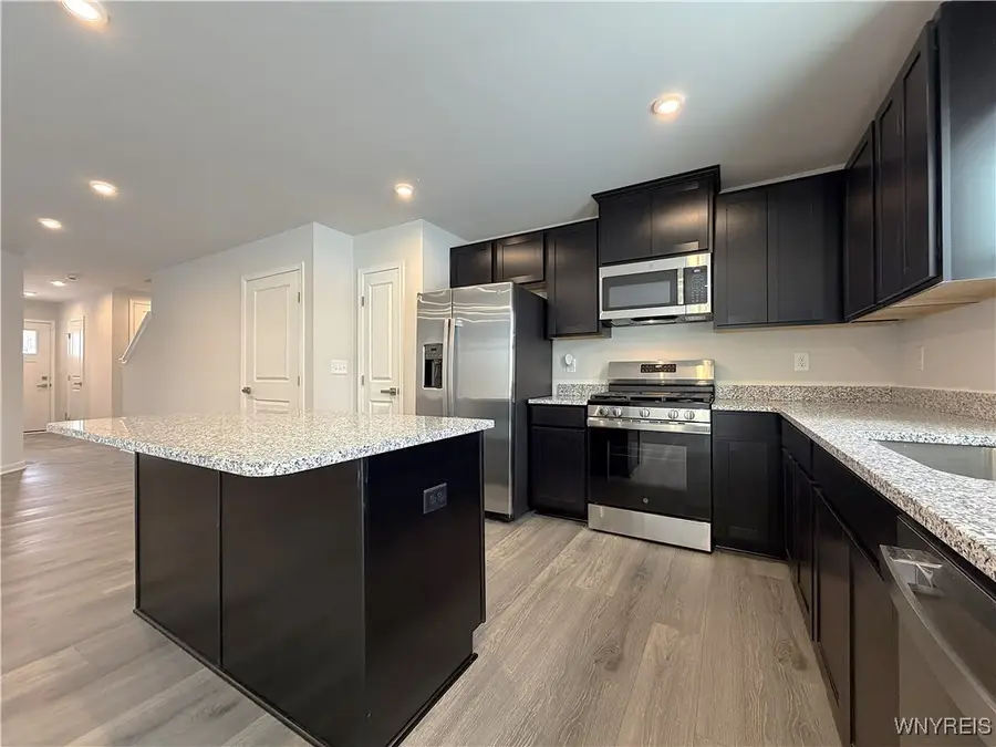 6233 Thornden Park Drive, Lockport, NY 14094 - Image #3