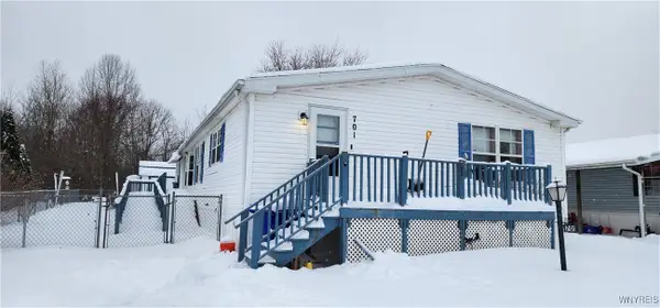 701 Gardenwood Drive, Lockport, NY 14094