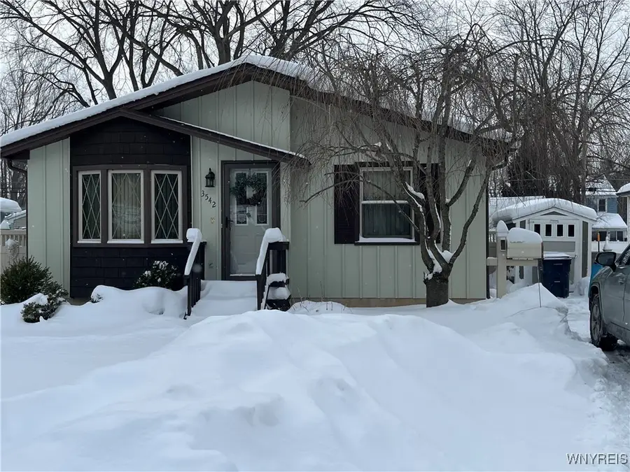 3542 Warner Drive, Grand Island, NY 14072 - #2