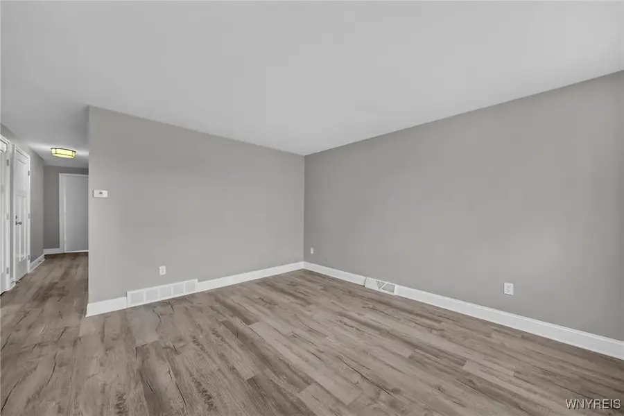 9 Floreis Court, Buffalo, NY 14225 - Image #2