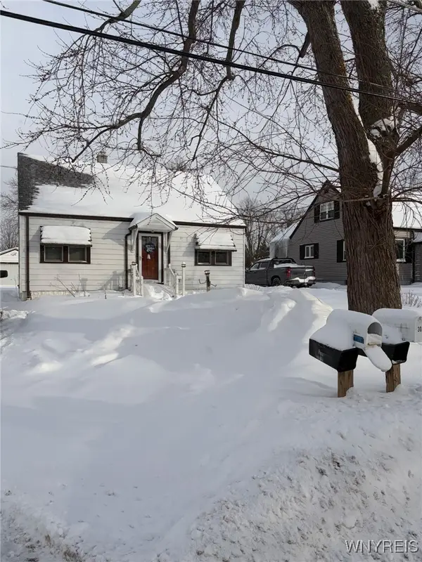 3093 Lyth Rd, Buffalo, NY 14218