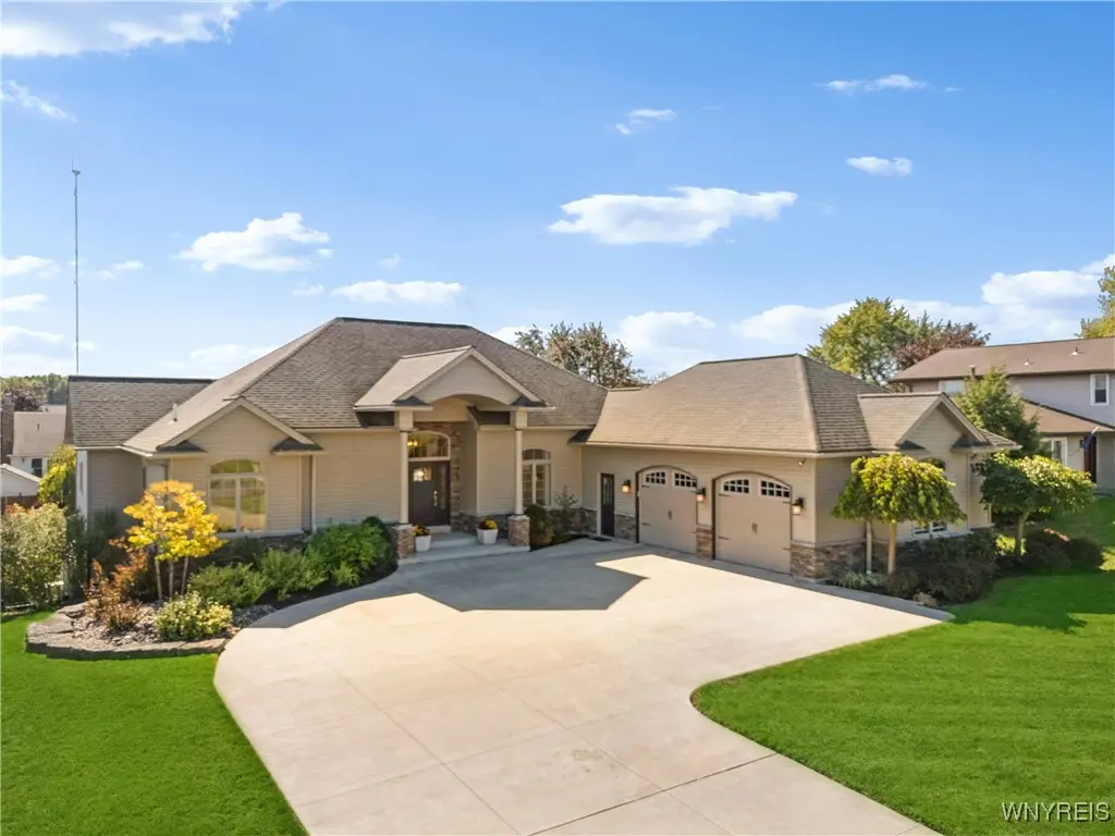 960 Foxcroft Road, Grand Island, NY 14072 - #1