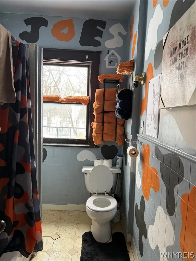 3817 Deveaux Street, Niagara Falls, NY 14305 - #3