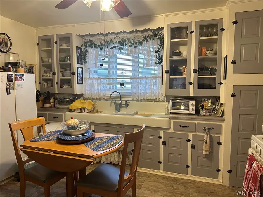 28 Paul Place, Buffalo, NY 14210 - Image #3