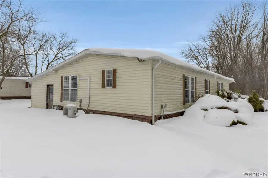 114 Lakewood Village Drive, Medina, NY 14103 - #2