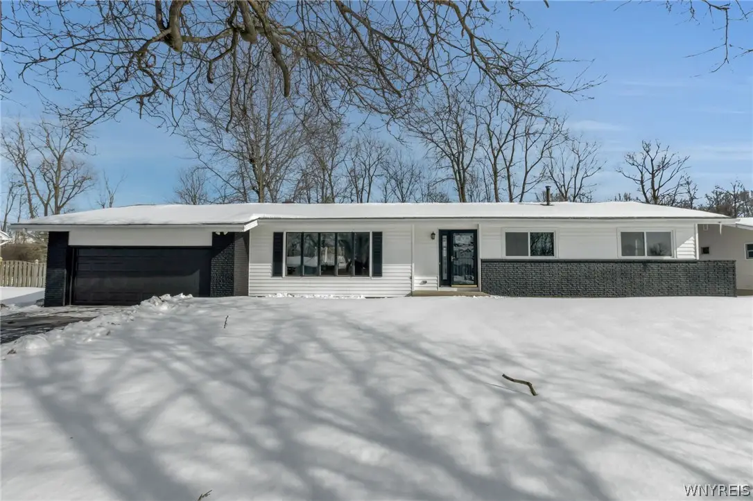 5135 Glenwood Drive, Buffalo, NY 14221 - #1