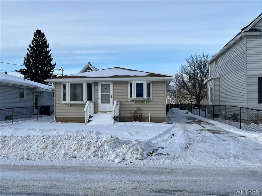 138 Cleveland Avenue, Lackawanna, NY 14218 - #3