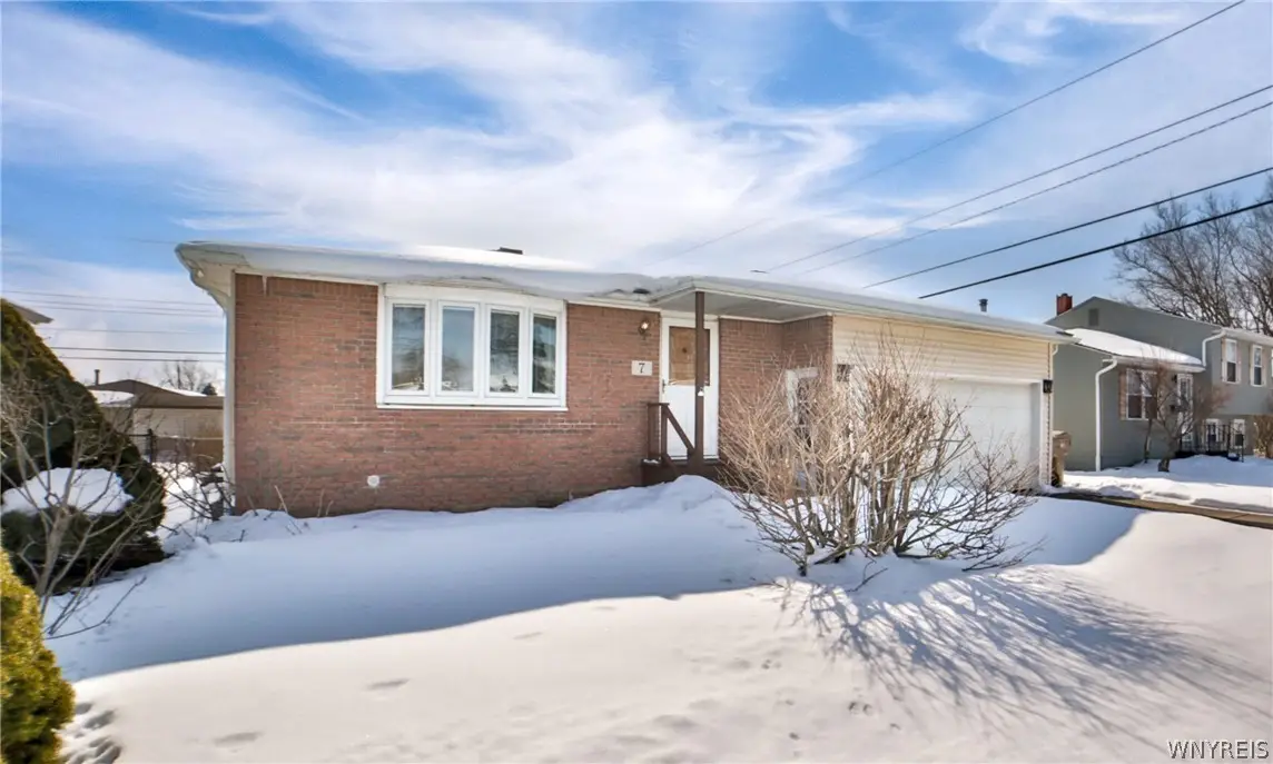 7 East Toulon Drive, Cheektowaga, NY 14227 - #1