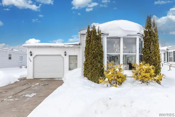 176 Golden Pond, Akron, NY 14001