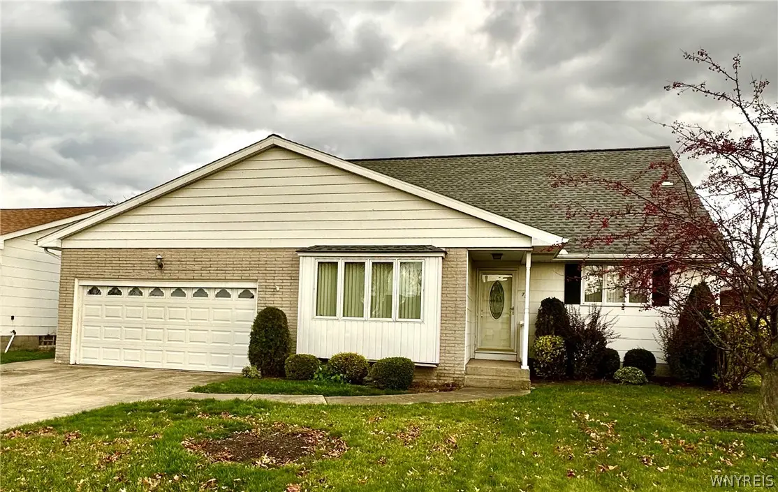 73 Fairoaks Lane, Cheektowaga, NY 14227 - #1