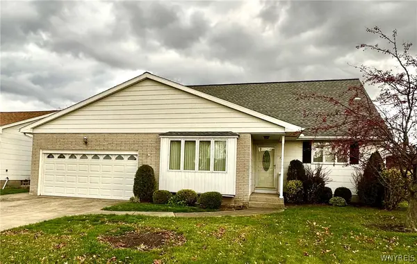 73 Fairoaks Lane, Cheektowaga, NY 14227