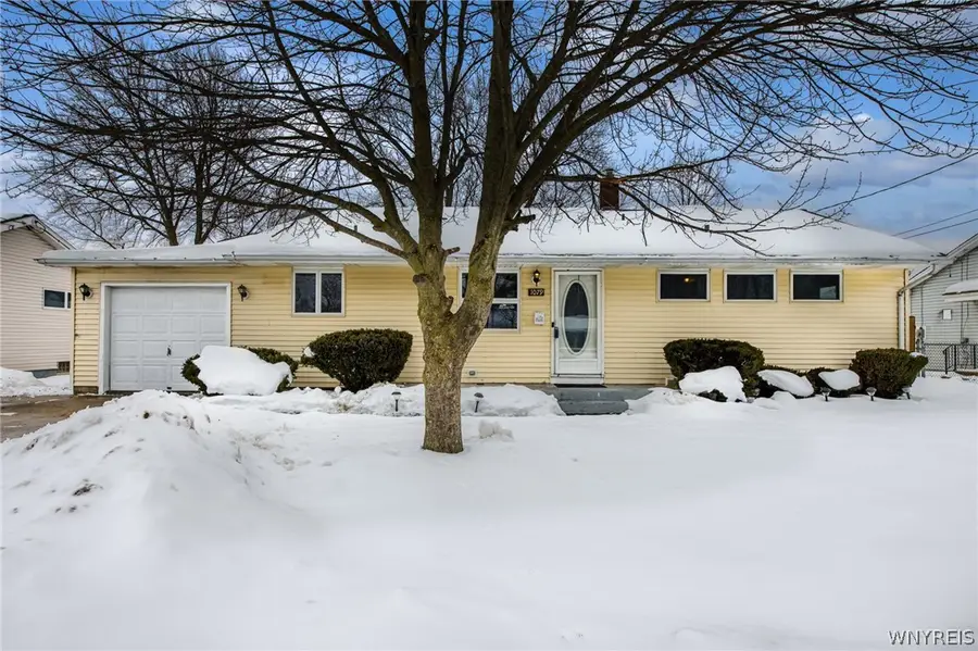 1079 98th Street, Niagara Falls, NY 14304 - #2