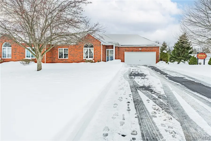 4850 Waterford Place, Lockport, NY 14094 - #2