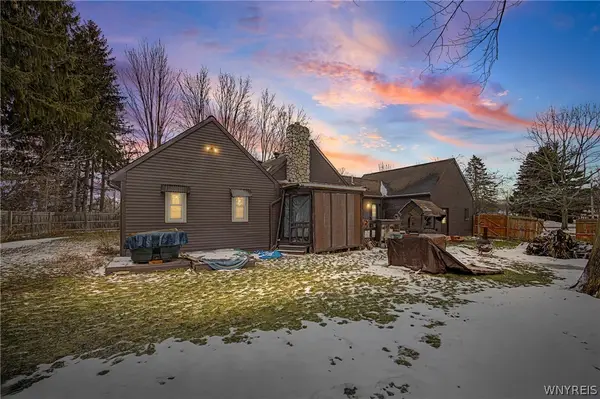 9244 Robbins Road, Le Roy, NY 14482