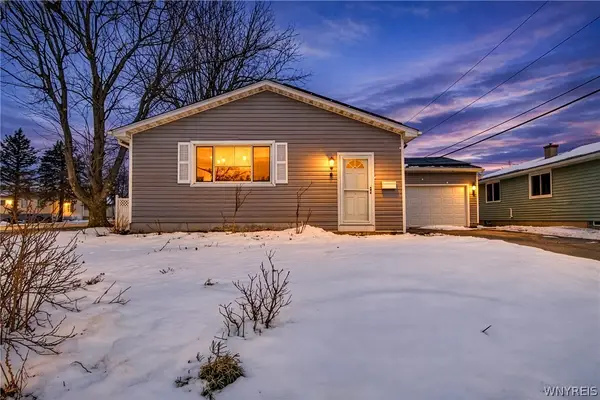 4 E Toulon Drive, Buffalo, NY 14227