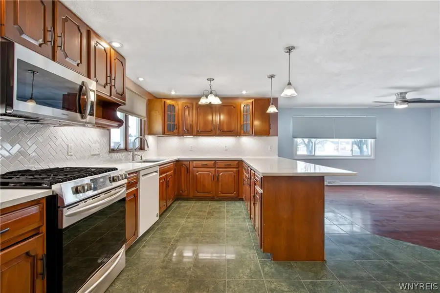 4 E Toulon Drive, Buffalo, NY 14227 - #3