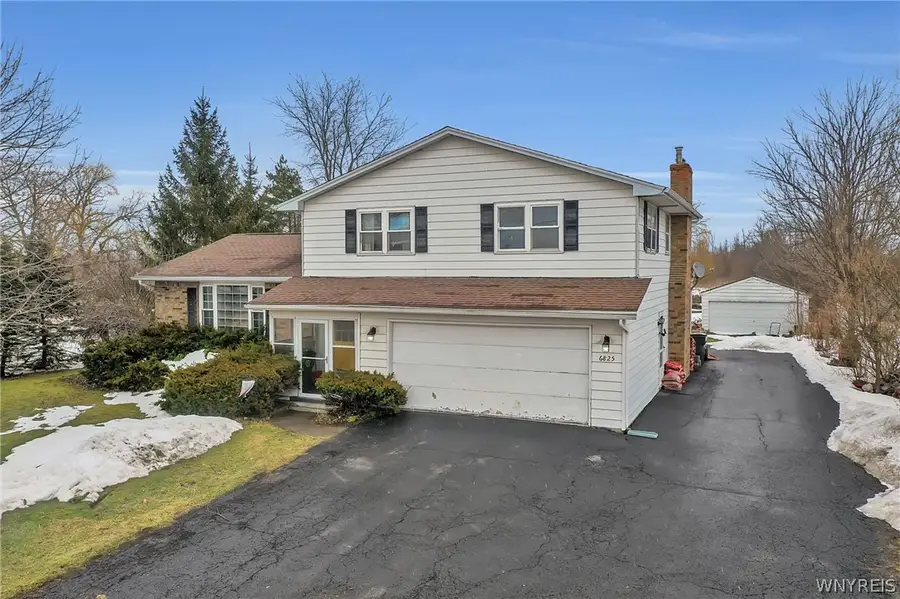 6825 Shawnee Road, North Tonawanda, NY 14120 - #3