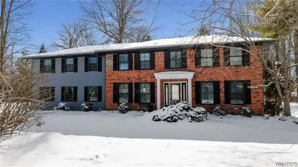 8135 Clarherst Drive, East Amherst, NY 14051