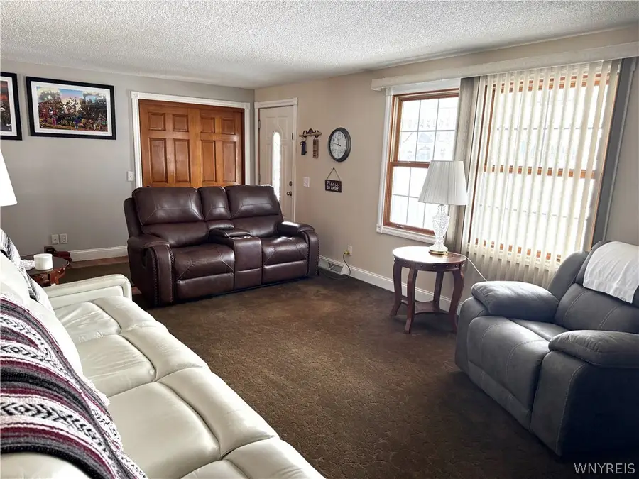 5621 Jeffrey Drive, Lockport, NY 14094 - #3