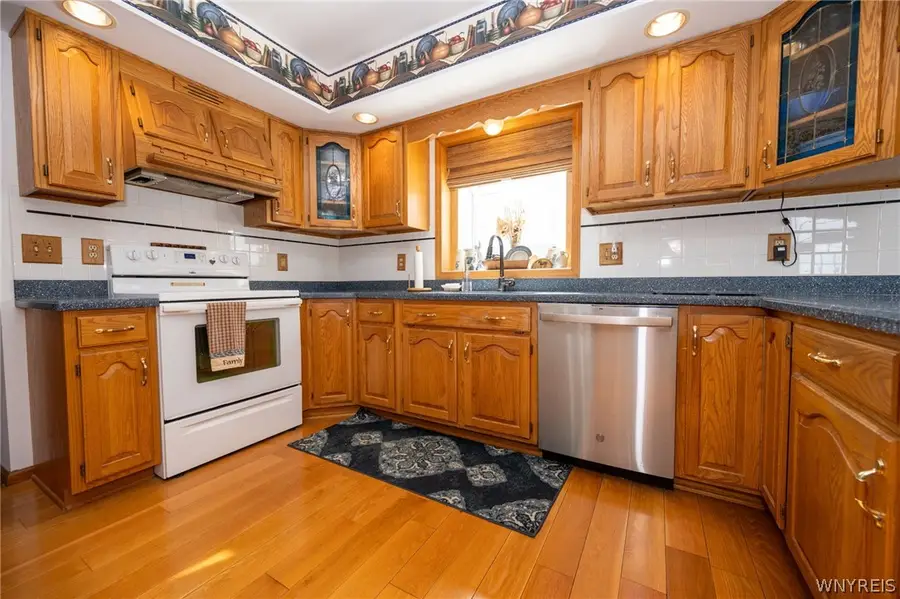 4550 Thrall Road, Lockport, NY 14094 - #3