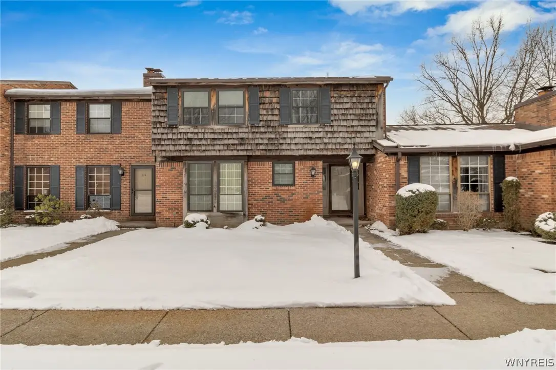 215 Wedgewood Drive, Williamsville, NY 14221 - #1