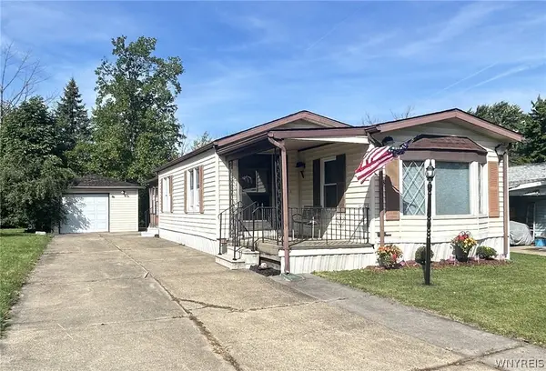 33 Waterview Parkway, Hamburg, NY 14075