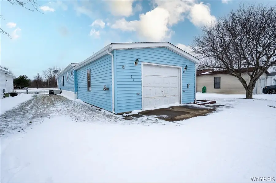 21 Golden Pond, Akron, NY 14001 - #3