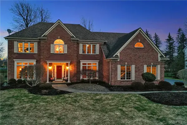 6347 Everwood Court N, East Amherst, NY 14051