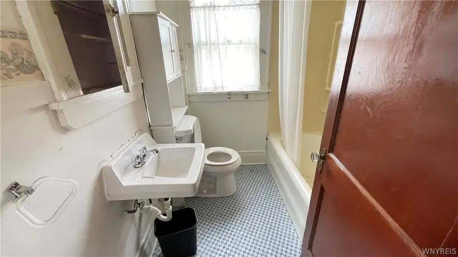 2208 Weston Avenue, Niagara Falls, NY 14305 - #3