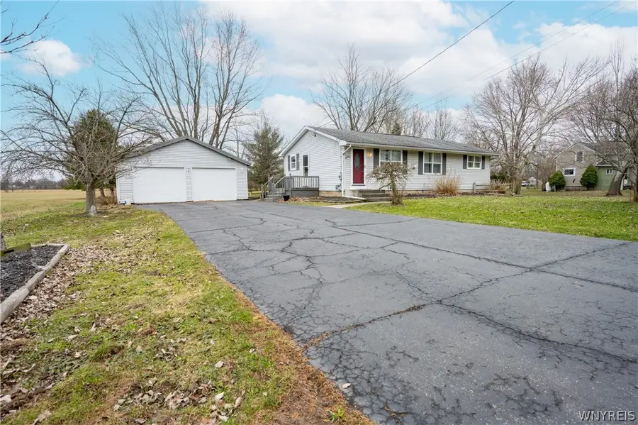 7052 E High Street, Lockport, NY 14094 - #3