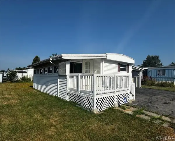 288 Fox Hunt Drive, Lockport, NY 14094