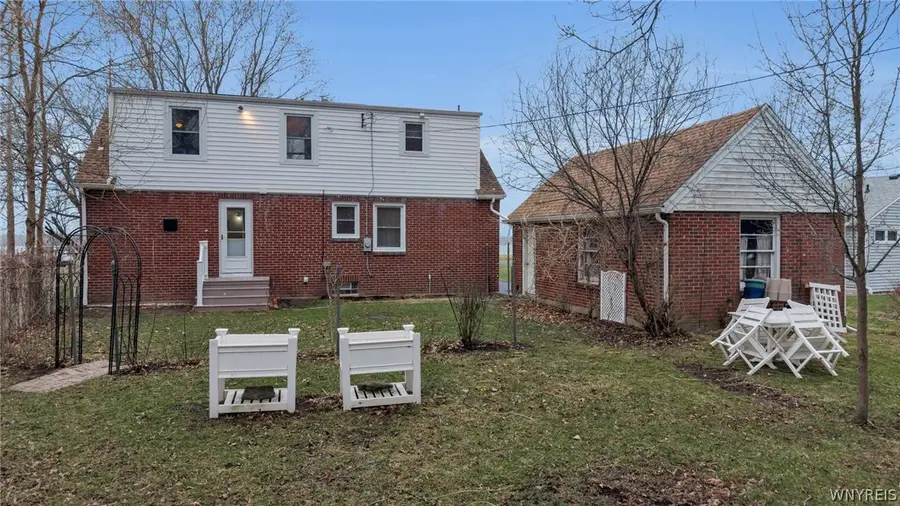 1123 W River Road, Grand Island, NY 14072 - #3