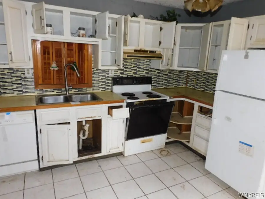 1561 Tuscarora Road, Niagara Falls, NY 14304 - #2