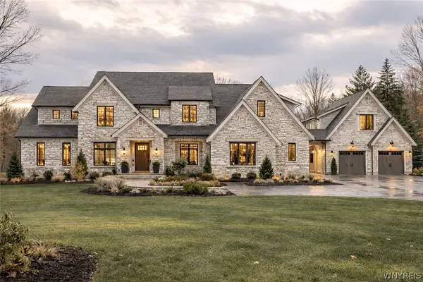 8607 Woodside Drive, Clarence, NY 14031